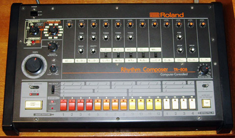    . ROLAND TR-808